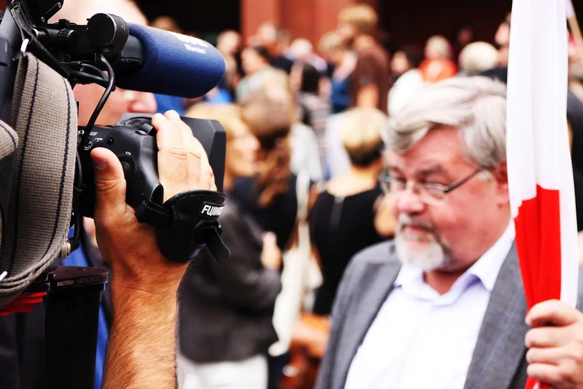 como instalar aplicativo na tv aoc